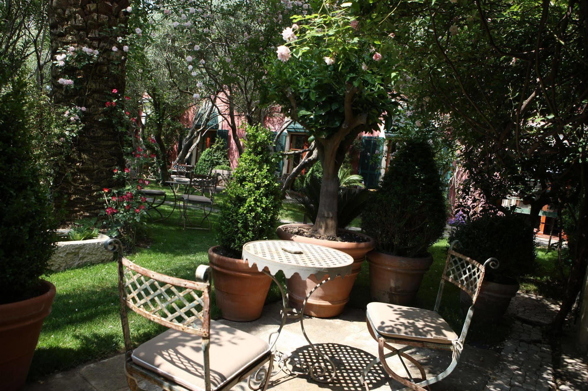 Jardins Secrets Hotell Nîmes Exteriör bild